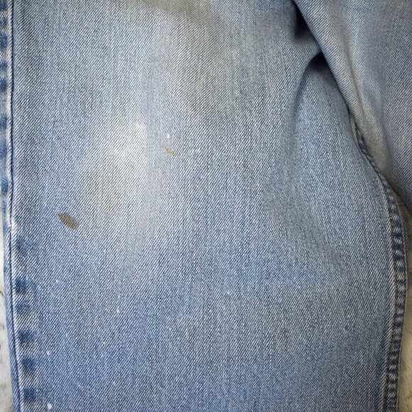 Levi's 550 Red Tab Light Wash Relaxed Fit Jeans - Picture 11 of 15